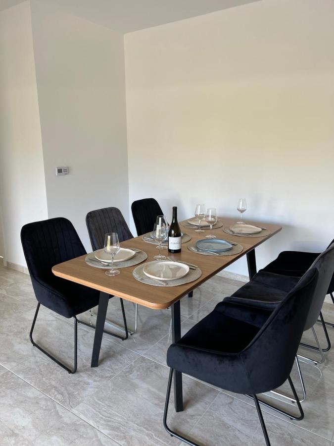 Modern Home Ula Brtonigla Eksteriør bilde
