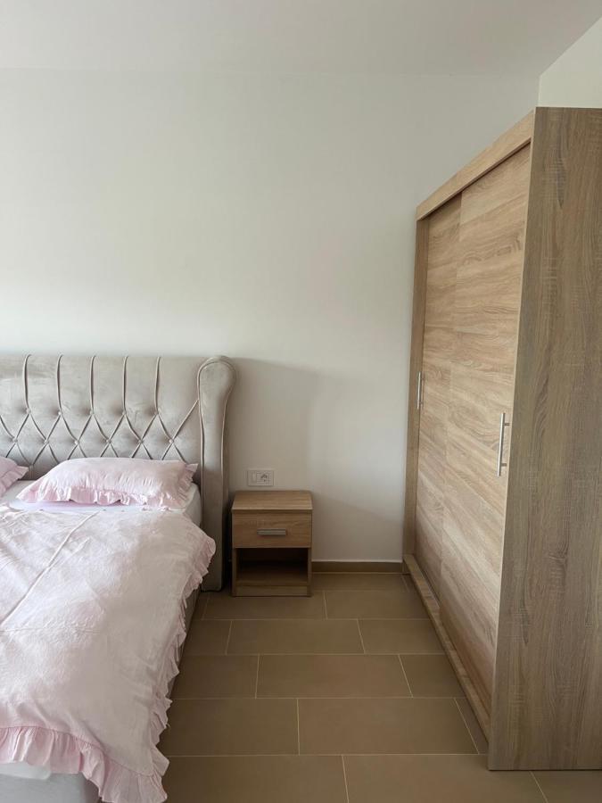 Modern Home Ula Brtonigla Eksteriør bilde