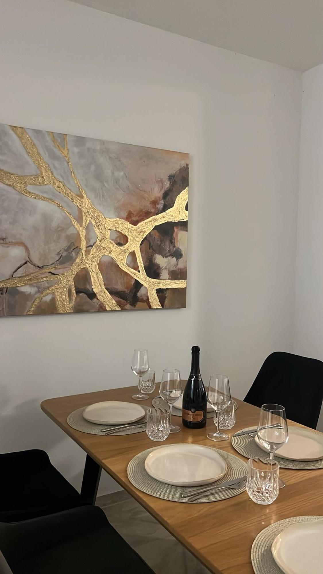 Modern Home Ula Brtonigla Eksteriør bilde